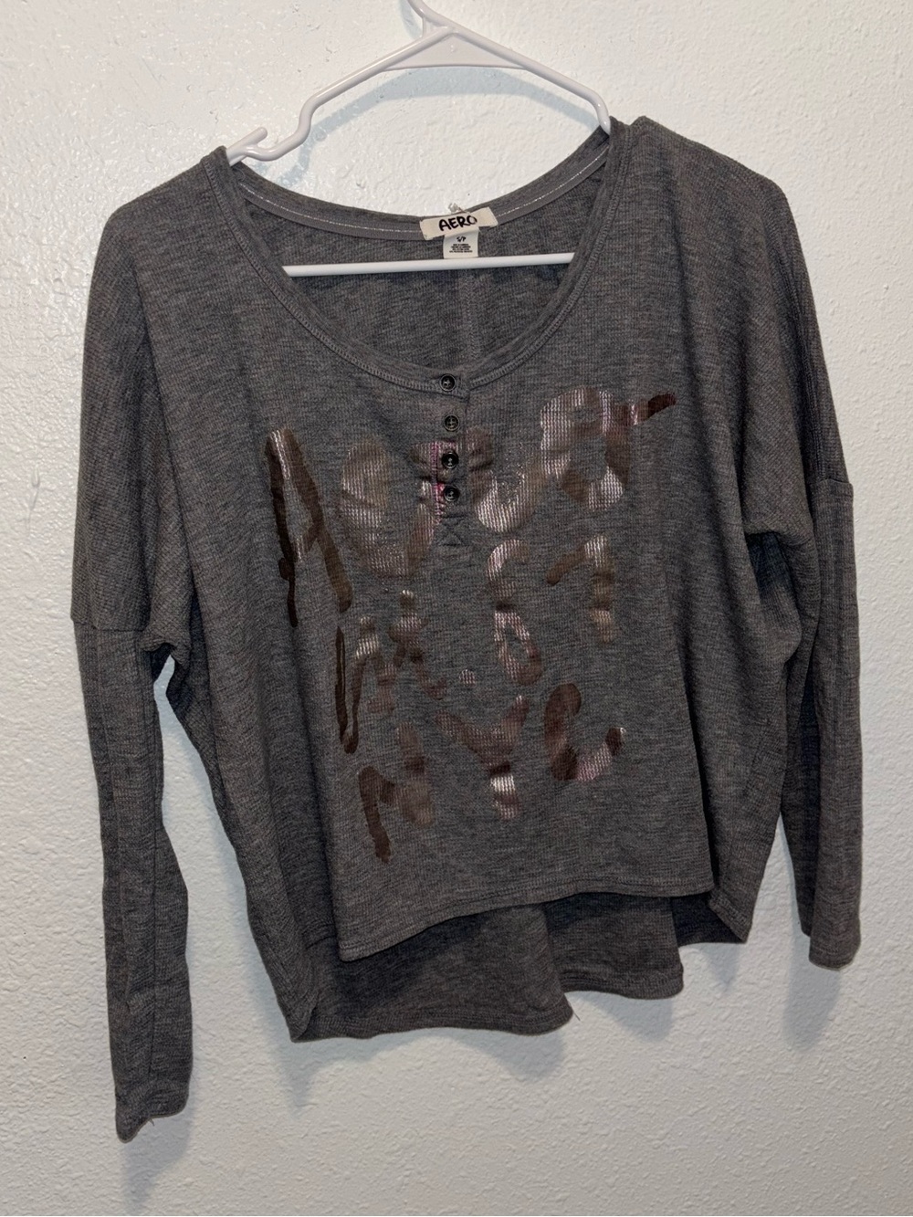 VINTAGE Aeropostale Charcoal Gray Long Sleeve Henley with Metallic Print